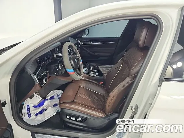 BMW 5 Series G30 — Фото автомобиля 11