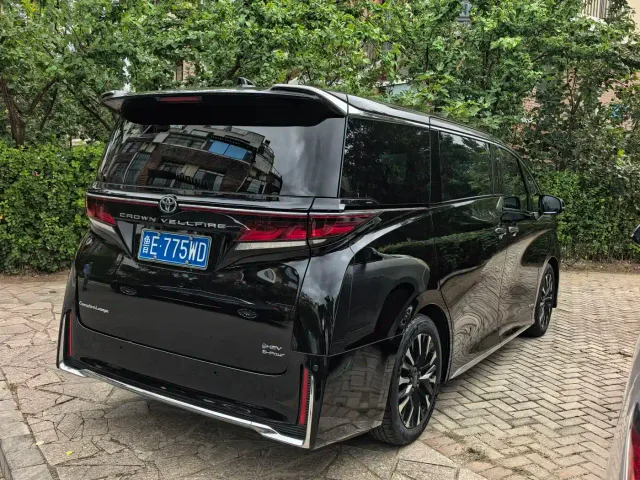 Toyota Vellfire — Фото автомобиля 7