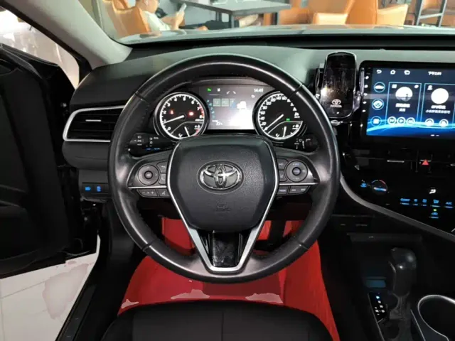 Toyota Camry — Фото автомобиля 10