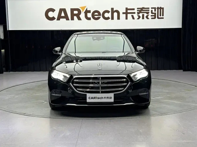 Mercedes-Benz E-Class — Фото автомобиля 3