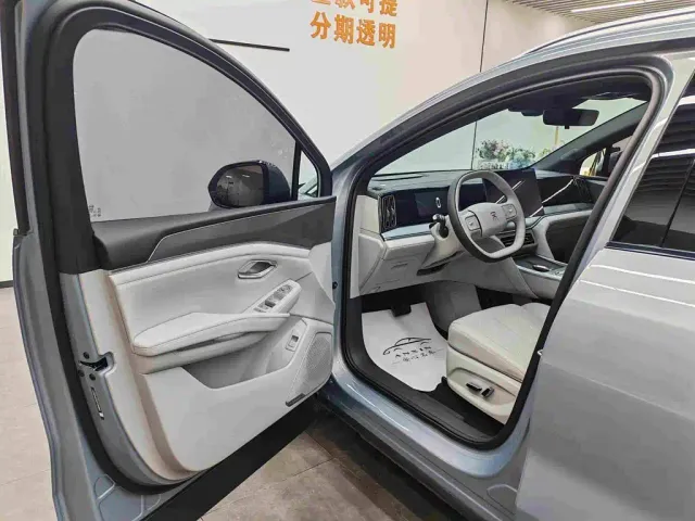 BYD Song Ultra — Фото автомобиля 16