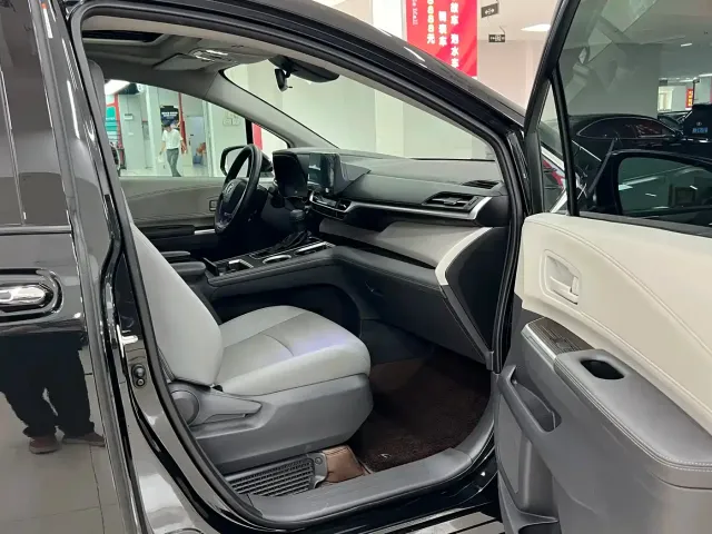 Toyota Granvia — Фото автомобиля 9