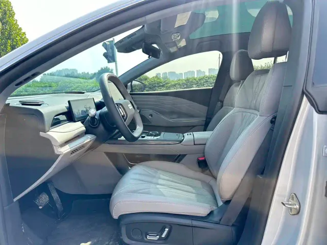 Geely Galaxy Xingyao 8 — Фото автомобиля 4