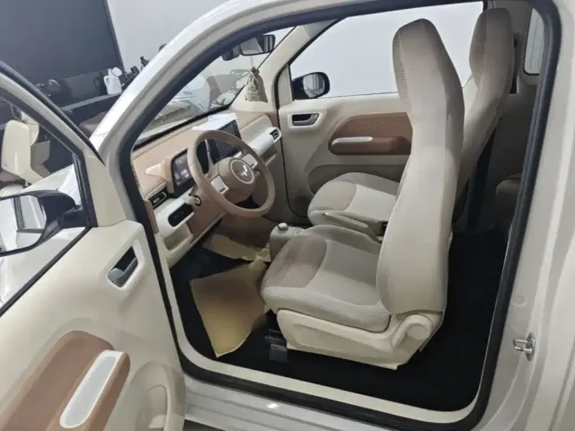 Wuling Hongguang Mini EV — Фото автомобиля 14