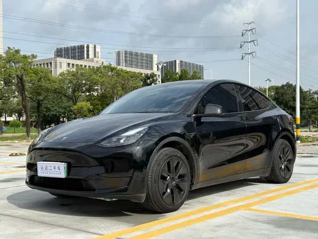 Фотография автомобиля — Tesla Model Y