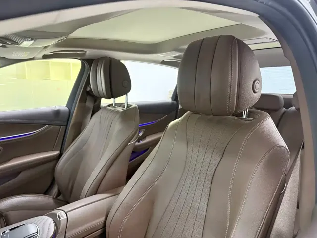 Mercedes-Benz E-Class — Фото автомобиля 11