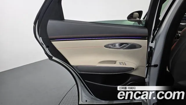 Genesis GV70 — Фото автомобиля 14