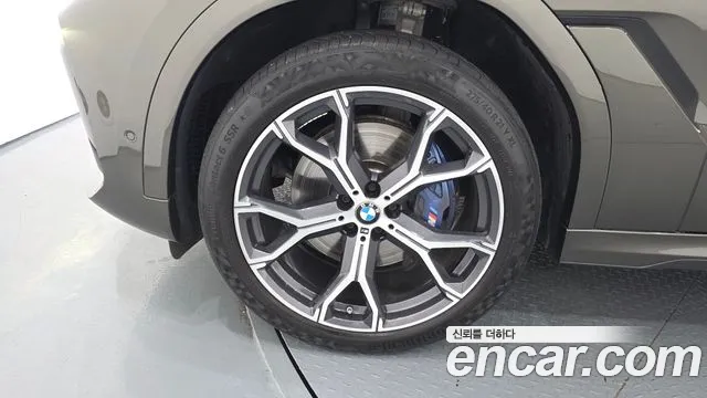 BMW X6 xDrive40i M Sport — Фото автомобиля 5