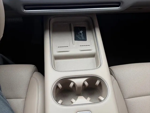 Li Auto i6 — Фото автомобиля 14