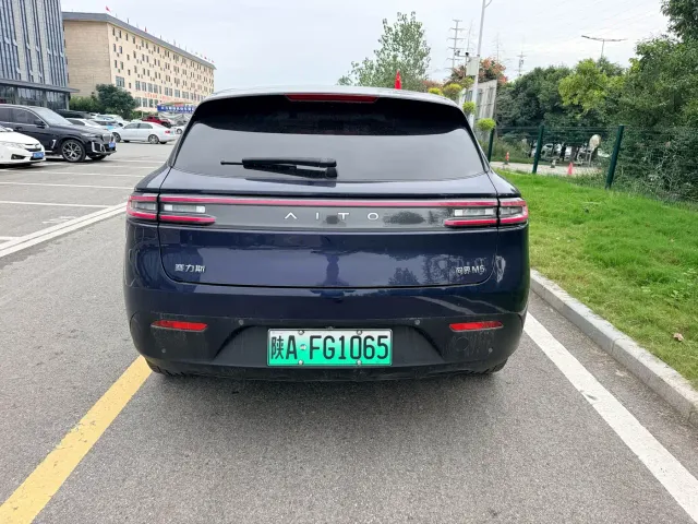 Aito M5 — Фото автомобиля 4