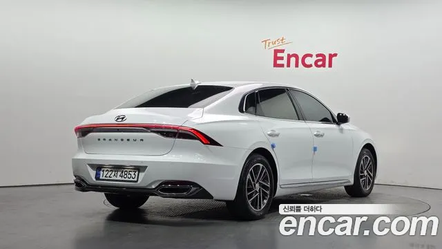 Hyundai Grandeur — Фото автомобиля 2