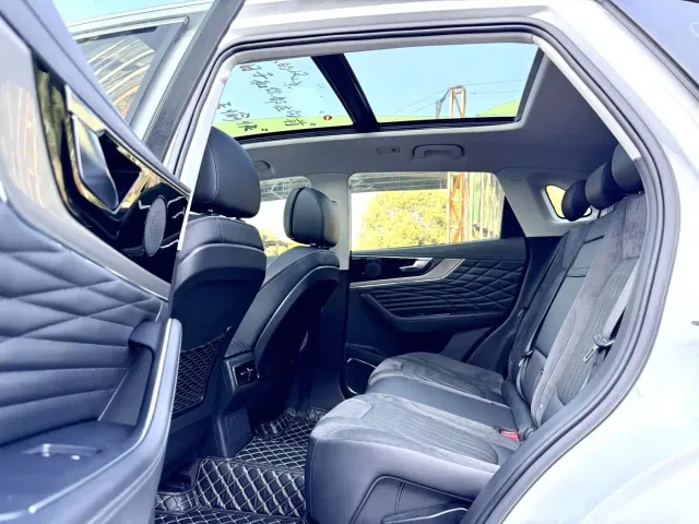 Hongqi Hongqi HS5 2022 2.0T Smart Connect Premium Edition — Фото автомобиля 9
