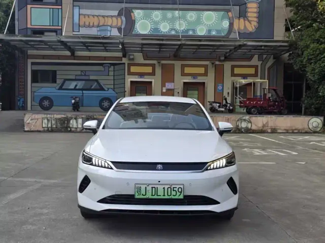 BYD Qin PLUS — Фото автомобиля 2