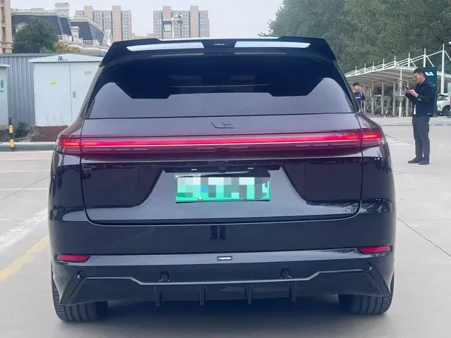 Li Auto L7 — Фото автомобиля 6