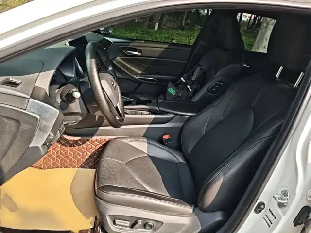 Toyota Avalon — Фото автомобиля 14