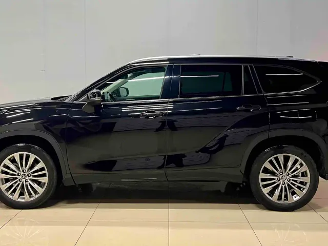 Toyota Highlander — Фото автомобиля 5