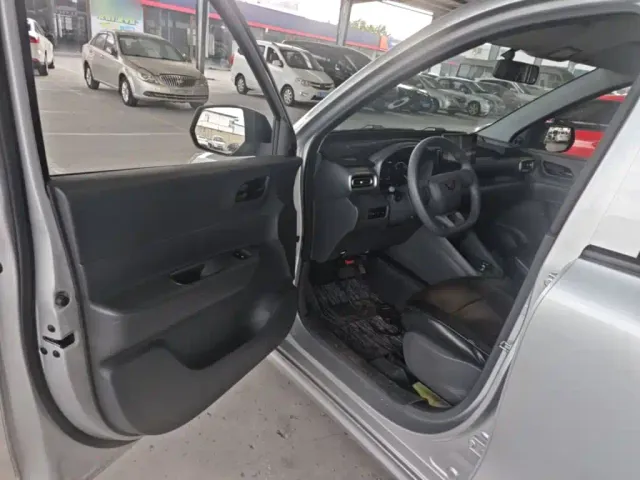 Wuling Hongguang — Фото автомобиля 15