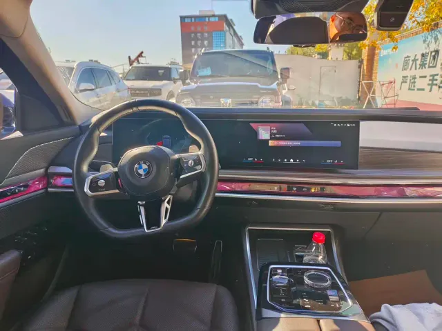 BMW 7 Series — Фото автомобиля 7