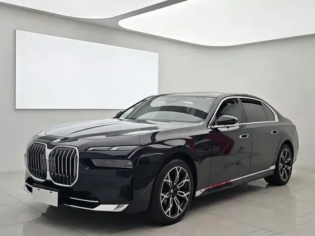 Фотография автомобиля — BMW 7 Series