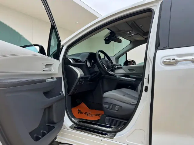 Toyota Granvia — Фото автомобиля 8