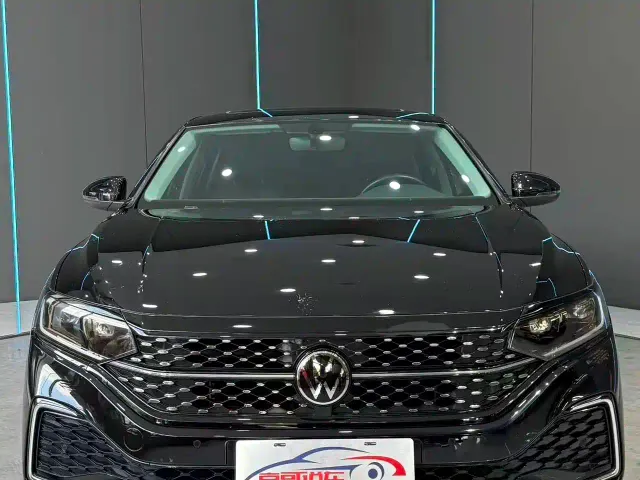 Volkswagen Passat — Фото автомобиля 2