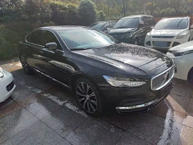 Volvo S90 — Фото автомобиля 3