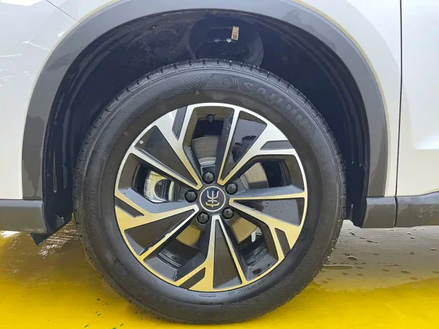 BYD Song Pro — Фото автомобиля 9