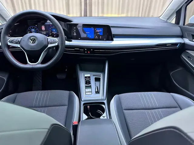 Volkswagen Golf — Фото автомобиля 10