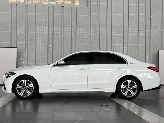 Mercedes-Benz C-Class — Фото автомобиля 3