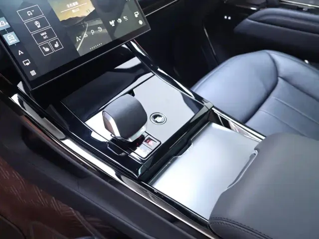 Land Rover Range Rover Sport — Фото автомобиля 12