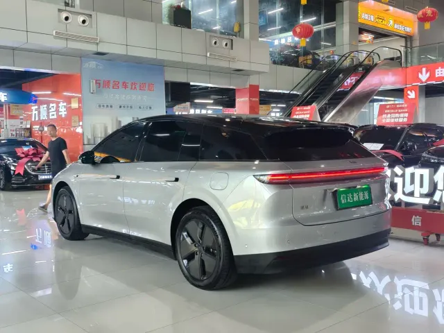 Li Auto i6 — Фото автомобиля 6