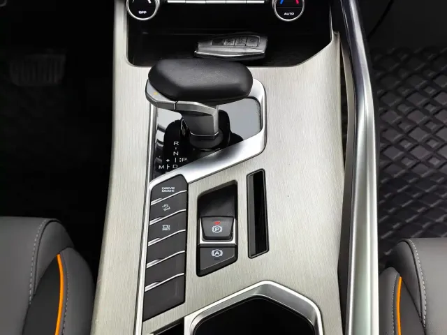 Geely Binyue — Фото автомобиля 15