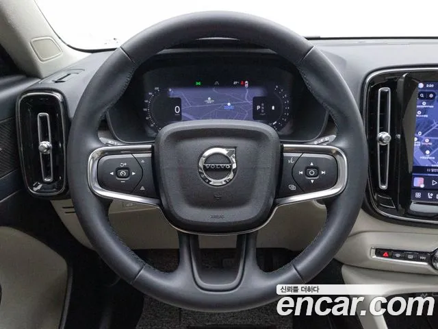Вольво XC40 B4 Ultimate Bright — Фото автомобиля 9