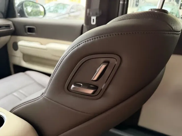 Li Auto MEGA — Фото автомобиля 11