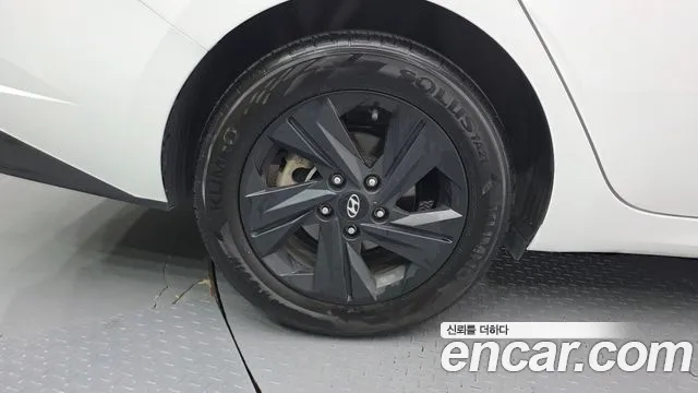 Hyundai Avante CN7 — Фото автомобиля 5