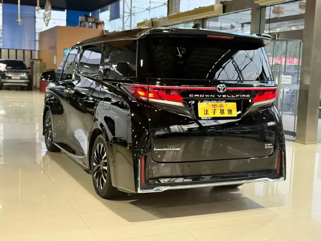 Toyota Vellfire — Фото автомобиля 23
