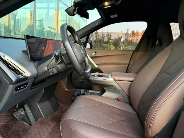 BMW BMW iX 2022 xDrive40 — Фото автомобиля 4