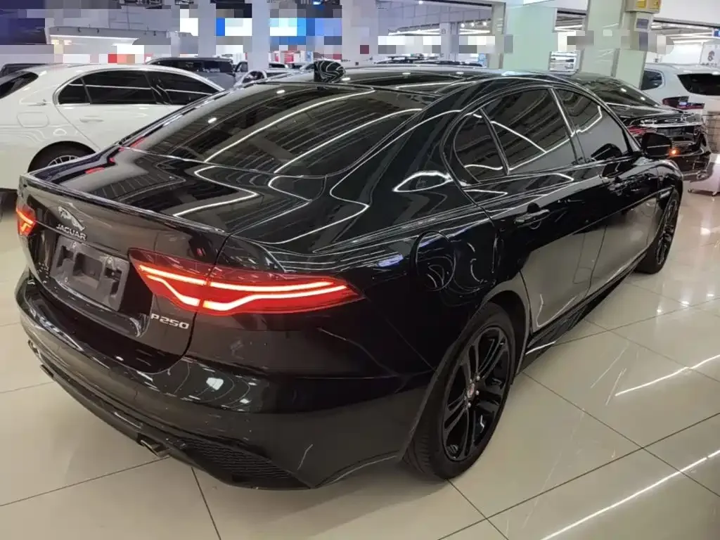 Jaguar Jaguar XEL 2023 2.0T 250PS R-DYNAMIC S Progressive Sport — Фото автомобиля 4