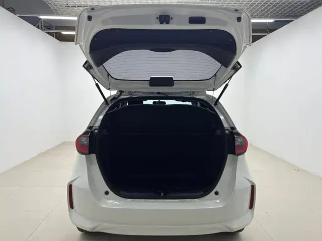 Honda Fit — Фото автомобиля 7