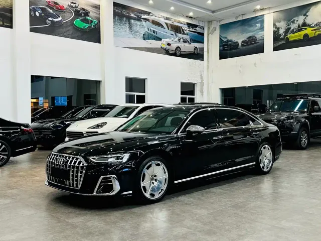 Фотография автомобиля — Audi A8