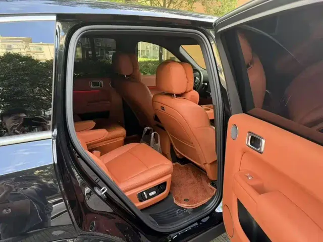 Li Auto L8 — Фото автомобиля 5
