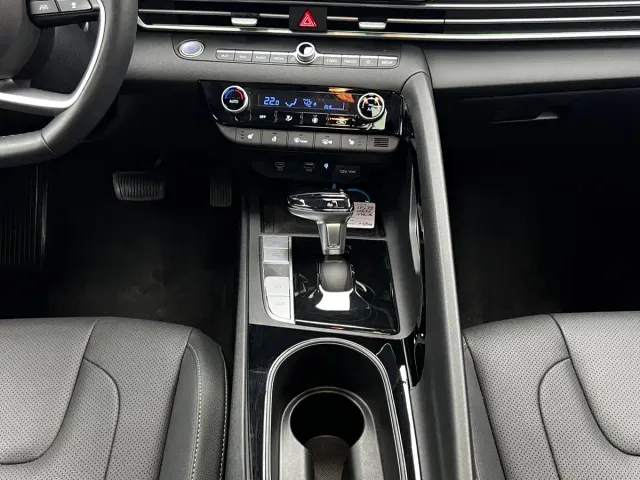 Hyundai Elantra — Фото автомобиля 12