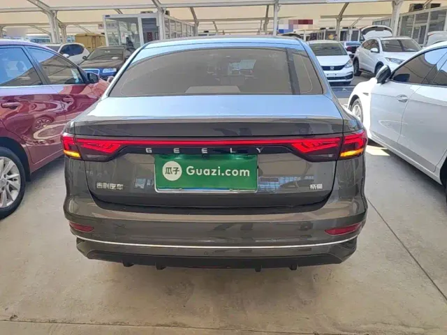 Geely Emgrand — Фото автомобиля 5