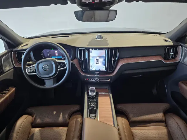 Volvo XC60 — Фото автомобиля 8