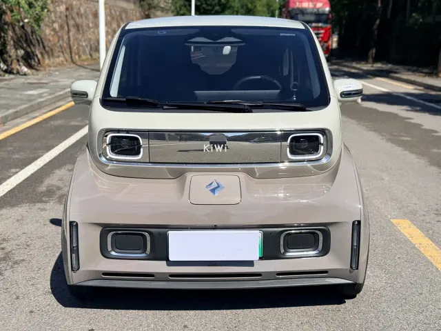 Baojun KiWi EV — Фото автомобиля 2