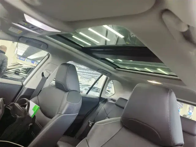 Toyota RAV4 — Фото автомобиля 13