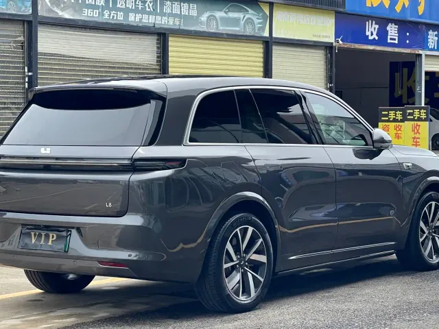 Li Auto L8 — Фото автомобиля 9