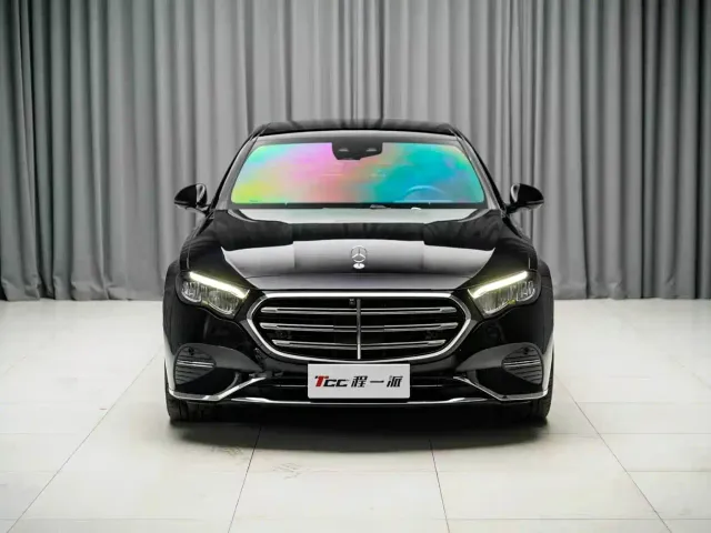 Mercedes-Benz E-Class — Фото автомобиля 3