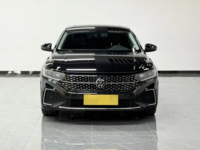 Volkswagen Passat — Фото автомобиля 2