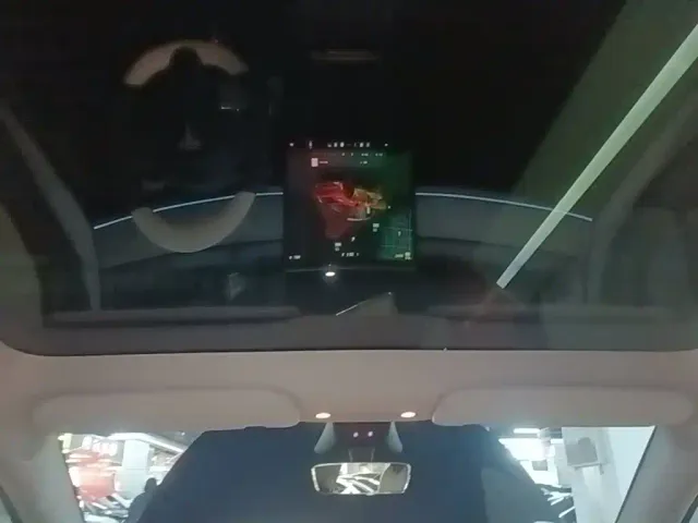 Tesla Model Y — Фото автомобиля 17
